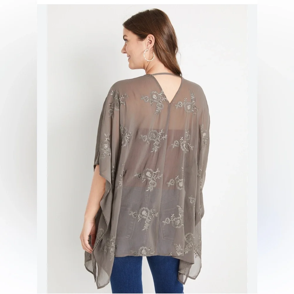 Maurice’s Olive‎ Embroidered Side Slit Kimono L/XL